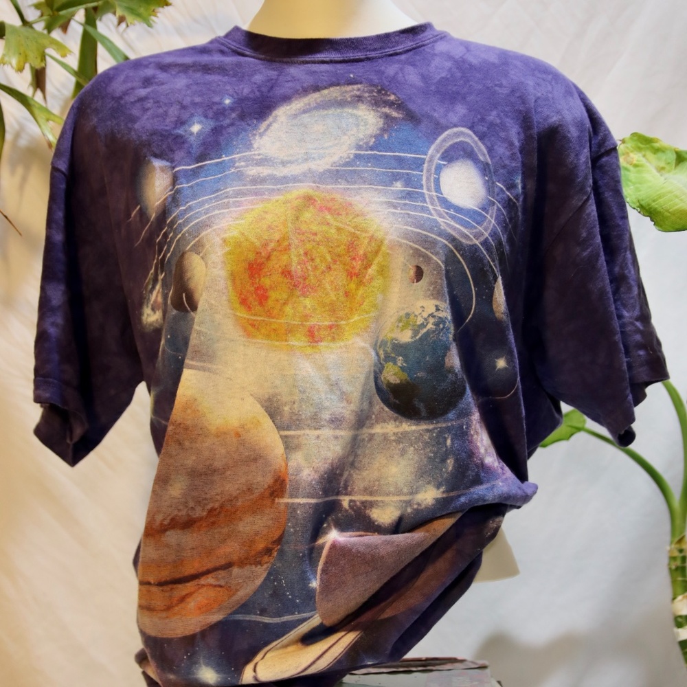 The Mountain Graphic Tee